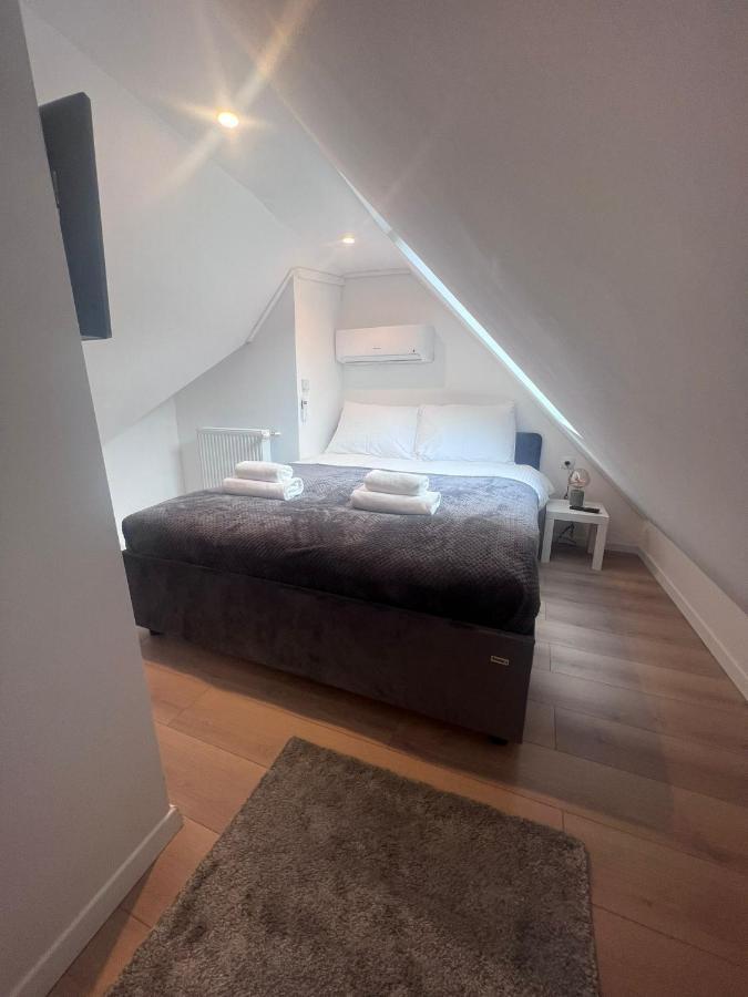 Studio Apartman Mia Zagreb Buitenkant foto
